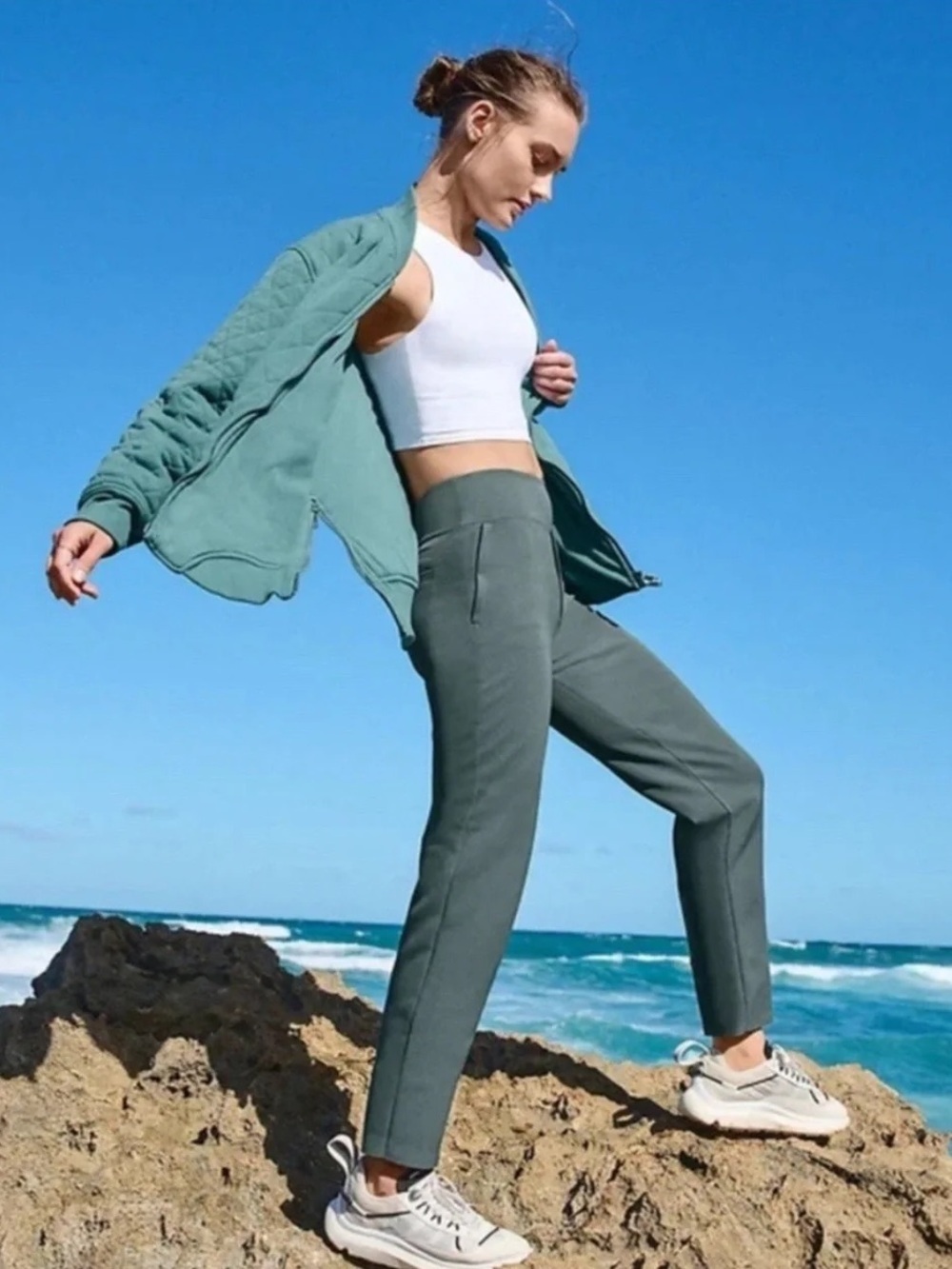Athleta Endless High Rise Pants in Olive Green size 6 Regular Length